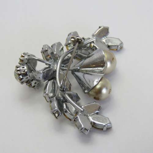 Vintage diamante costume jewellery brooch
