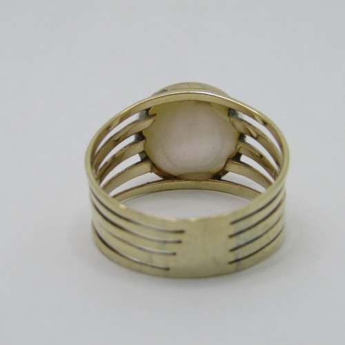9kt Gold Mabe pearl ring - weighs 4.5g - size U/10