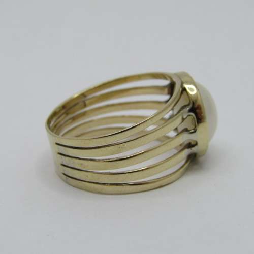 9kt Gold Mabe pearl ring - weighs 4.5g - size U/10