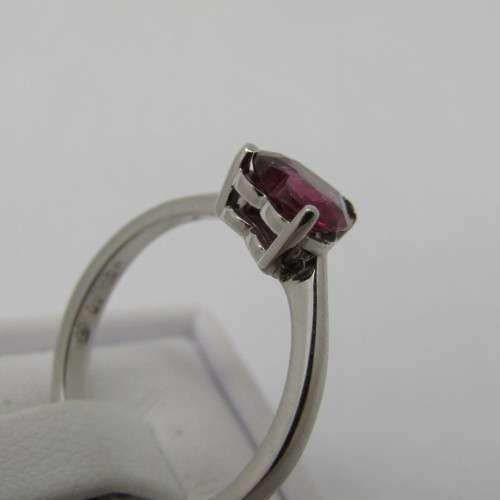 9kt White Gold ring with Rhodolite 1.48ct - weighs 2g - size M/7