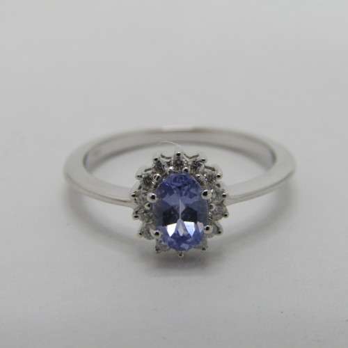 9kt white gold ring with 0.48ct tanzanite and diamonds of 0.11ct in total - weighs 2.4g - size M/6