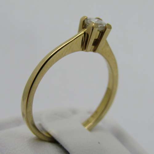 18kt ring with 0.21ct diamond - color I/J - clarity VS/SI - weighs 2.7g - size M/6
