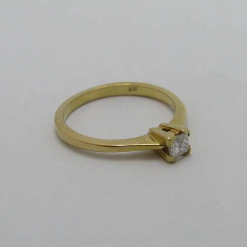 18kt ring with 0.21ct diamond - color I/J - clarity VS/SI - weighs 2.7g - size M/6