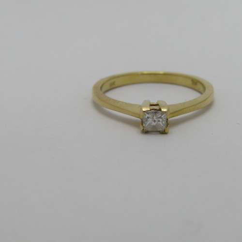 18kt ring with 0.21ct diamond - color I/J - clarity VS/SI - weighs 2.7g - size M/6