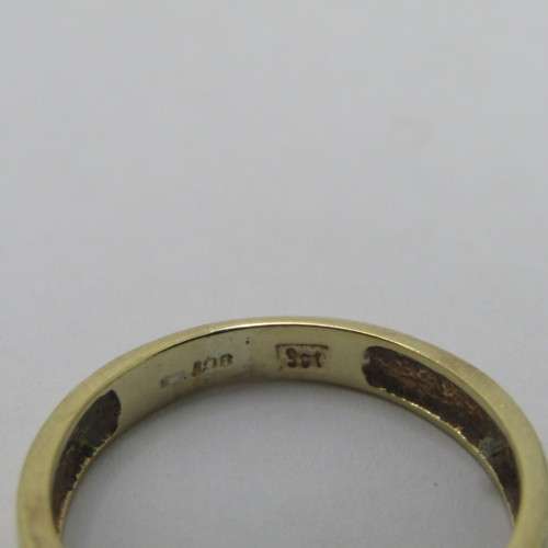 9kt gold ring with 14 small diamonds of about 0.25ct in total - weighs 2.9g - size Q/8