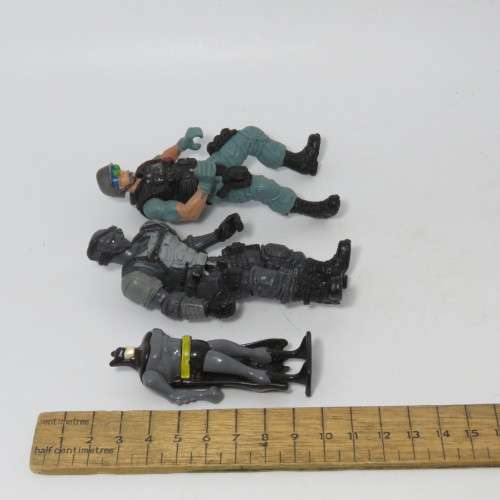 Lot of 13 toy figurines