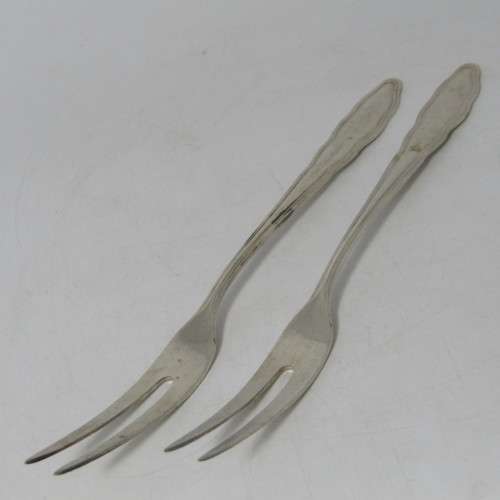Set of 21 WMF silver plated cutlery pieces - forks, knives, cake forks, gravy spoon and pickle forks