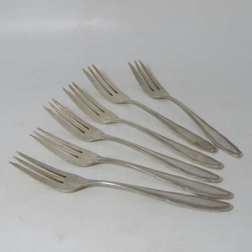 Set of 21 WMF silver plated cutlery pieces - forks, knives, cake forks, gravy spoon and pickle forks