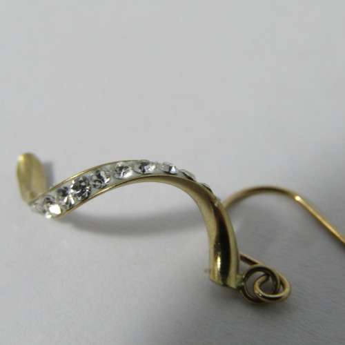 9kt Gold Spiral earrings with cubic zirconia`s - weighs 0.6g