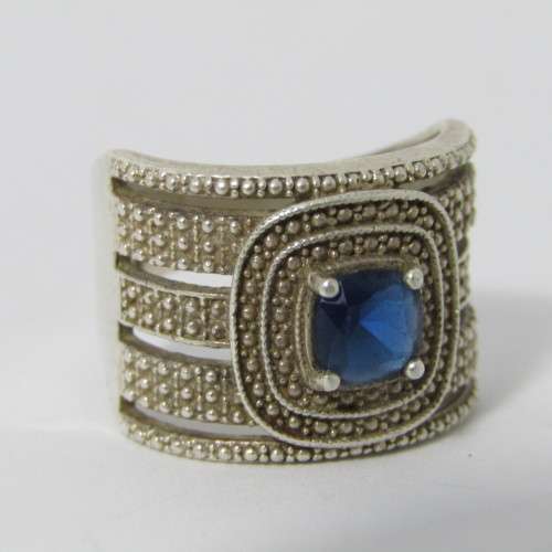 Sterling Silver ring with blue stone - weighs 7.5g - size Q/8