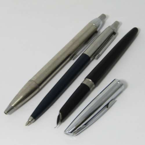 Lot of 3 vintage pens