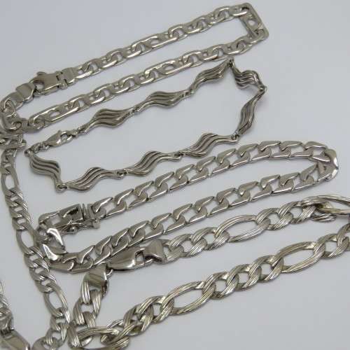 Lot of 5 silver look-alike bracelets - Never worn