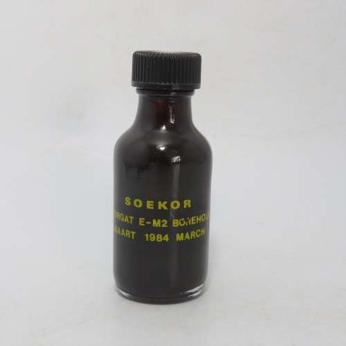 1984 Soekor oil mining Borehole E-M2 oil sample