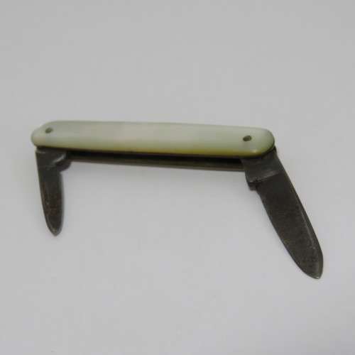 Vintage R.F. Mosley Pocket knife with mother of pearl handle - One side damaged
