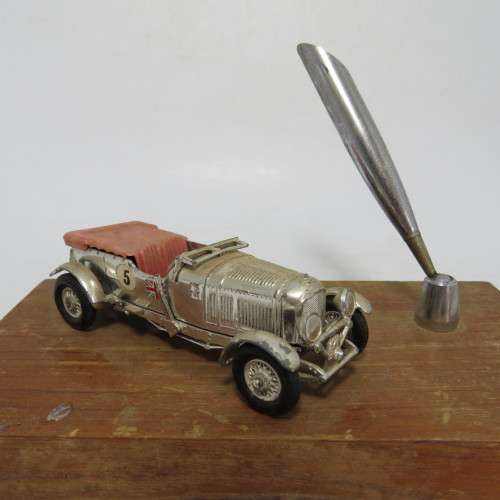 Vintage pen stand with model car - No pen
