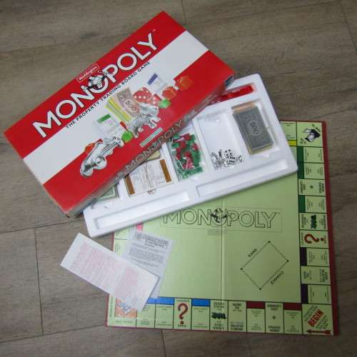 Waddingtons Monopoly board game 1990`s edition