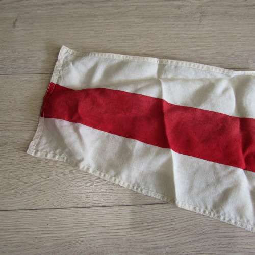 Marine No. 8 signal flag - 70 x 240 x 20cm