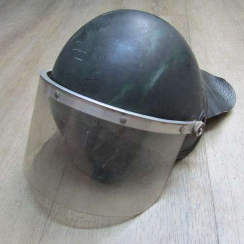 SA Army riot helmet with visor