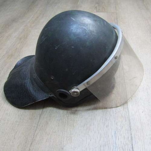 SA Army riot helmet with visor