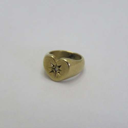9kt Gold miniature heart signet ring charm - Weighs 0,5 g