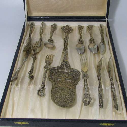 Vintage Silver Plated cake set in box