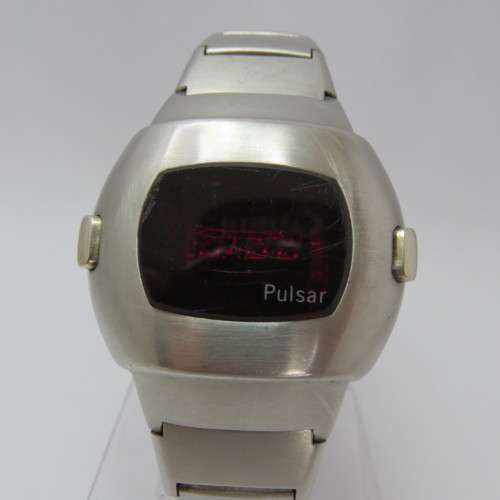 Vintage Pulsar P3 stainless steel digital electronic mens watch - Chips on glass - Working