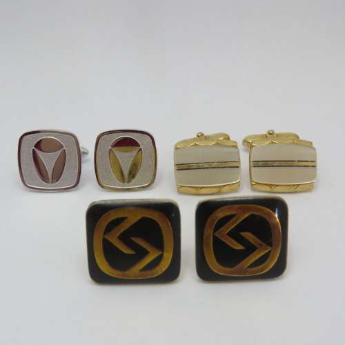 3 Pairs of vintage cufflinks