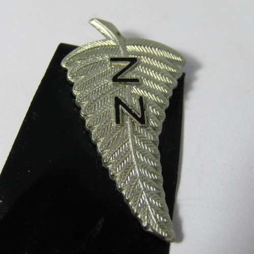 Vintage New Zealand All Blacks Rugby pin badge