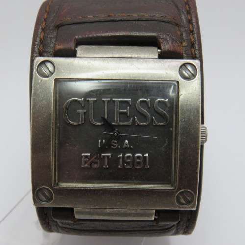 Guess Quartz mens watch with leather strap - W90025G1 - Working