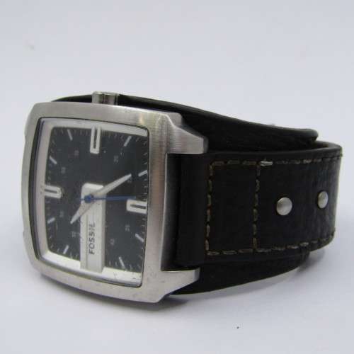 Fossil JR-9991 Quartz mens fashion watch with leather strap - scratched glass - working
