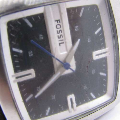 Fossil JR-9991 Quartz mens fashion watch with leather strap - scratched glass - working