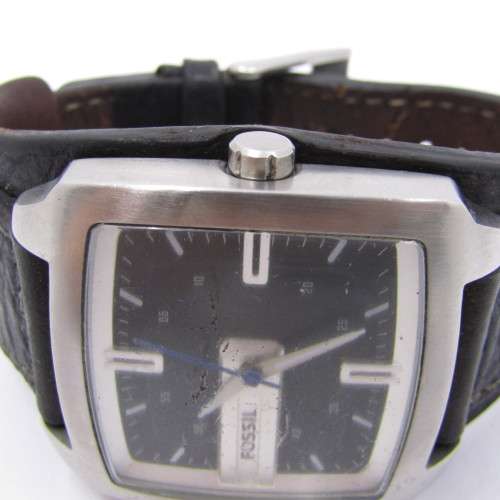 Fossil JR-9991 Quartz mens fashion watch with leather strap - scratched glass - working
