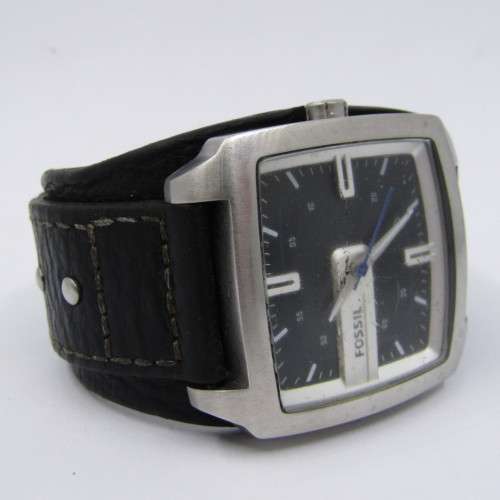 Fossil JR-9991 Quartz mens fashion watch with leather strap - scratched glass - working