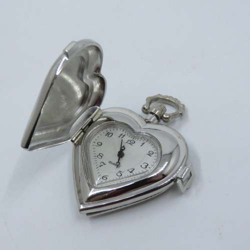 1990`s Style Heart quartz pocketwatch - Hachette pocketwatch collection #50 - Working
