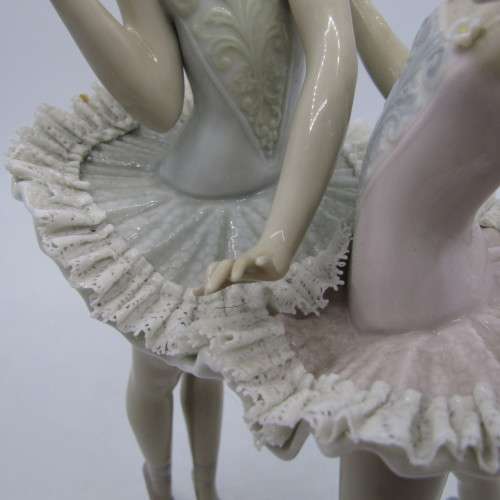 Vintage Lladro #5497 Ballerinas porcelain figurine in box