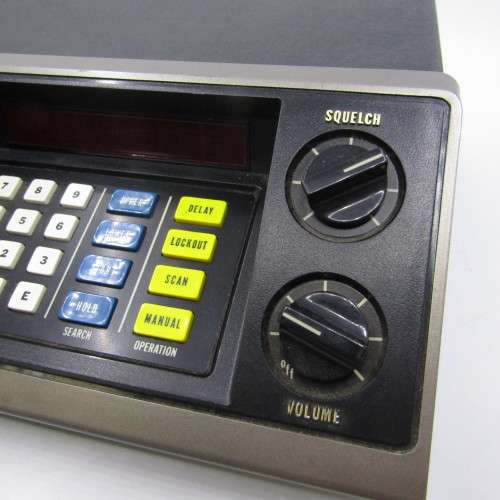 Bearcat 210 Scanning Radio - vintage - used in USA to pick up Police, Fire, emergency broadcasts