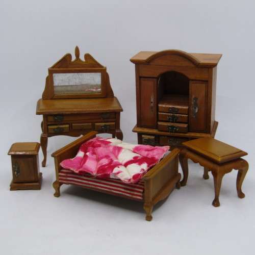 Vintage Dolls house furniture Bedroom set - some pieces repaired