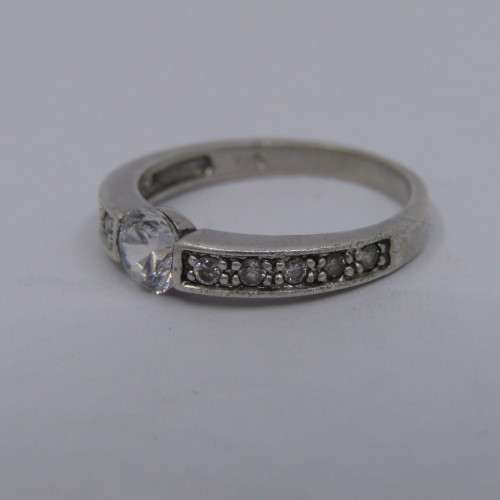 Sterling Silver ring with Cubic Zirconia - weighs 2.5 grams - size N/7