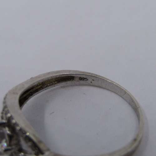Sterling Silver ring with Cubic Zirconia - weighs 2.8 grams - size T/10