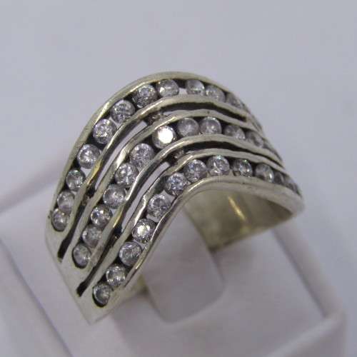 Sterling Silver ring with Cubic Zirconia - weighs 6.6 grams - size T/10