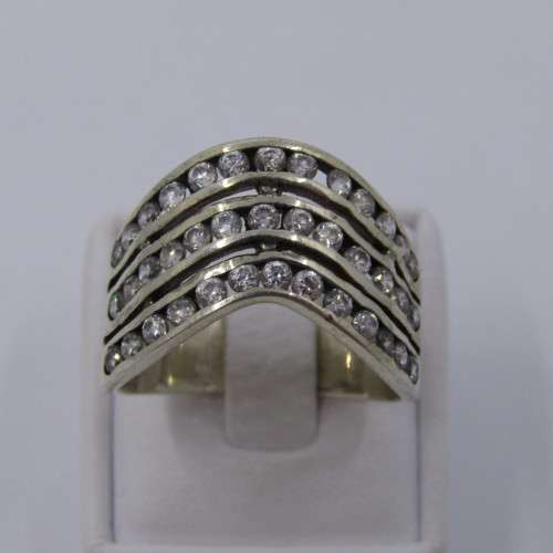Sterling Silver ring with Cubic Zirconia - weighs 6.6 grams - size T/10