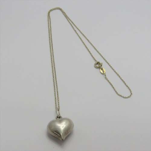 Sterling silver necklace with heart pendant - Weighs 3,0 grams - Length 42,5 cm