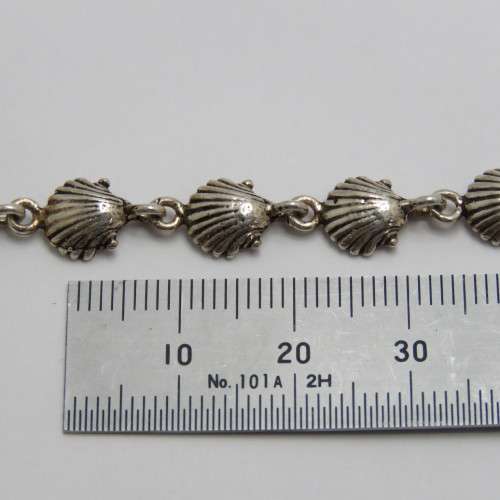 Sterling silver scallop shell bracelet - Weighs 10,8 grams - Length 25 cm