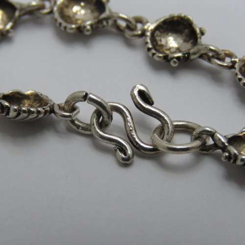 Sterling silver scallop shell bracelet - Weighs 10,8 grams - Length 25 cm