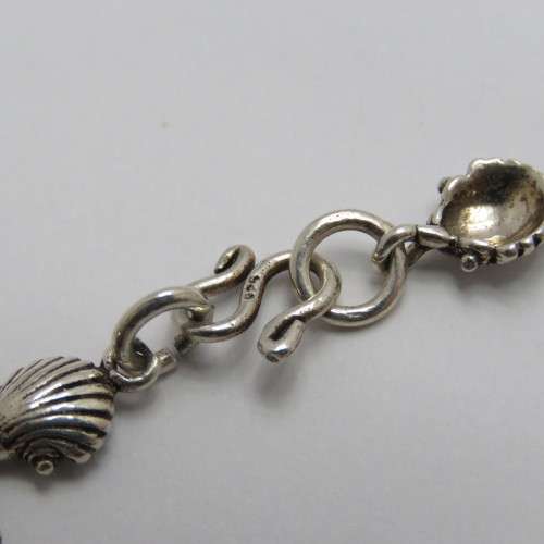 Sterling silver scallop shell bracelet - Weighs 10,8 grams - Length 25 cm