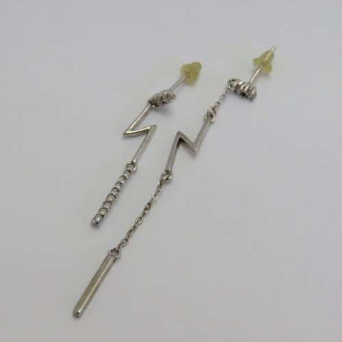 Pair of sterling silver earrings with clear stones - Weighs 1,7 g