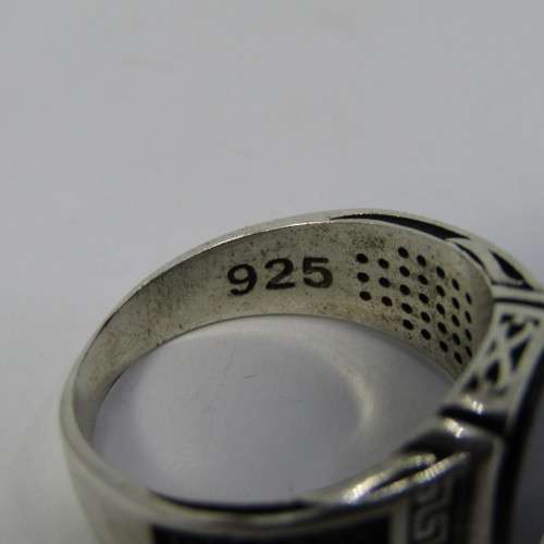 Sterling Silver ring with black stones and onyx - weighs 7,5g - size U/10