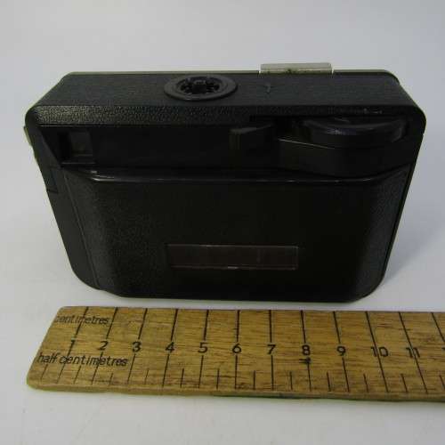 Vintage Kodak 76x Instamatic camera in pouch