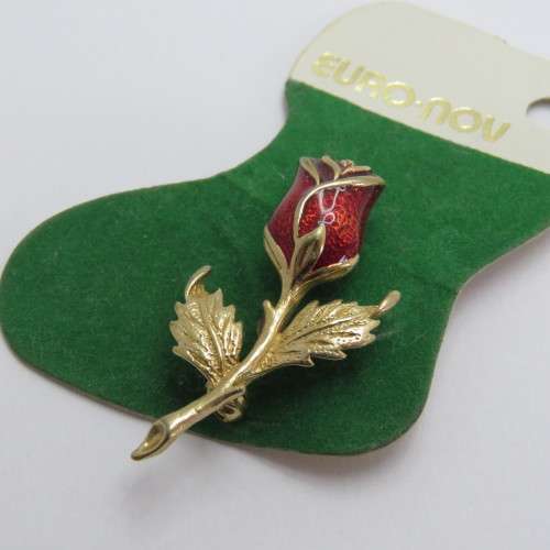 Vintage Gold coloured red rose brooch
