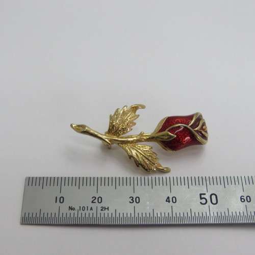 Vintage Gold coloured red rose brooch